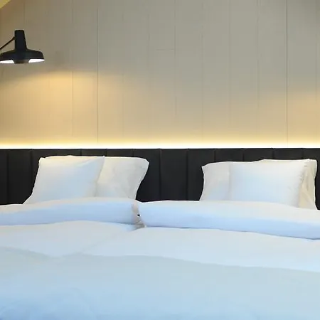 Hello Haffner ベッド・アンド・ブレックファスト 3*